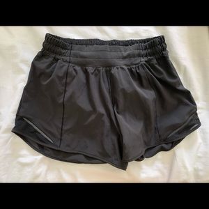 Lululemon hottie hot short black